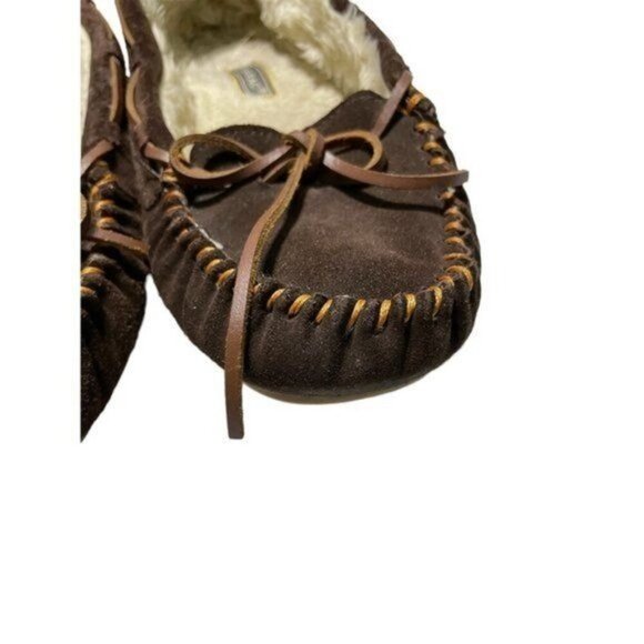 Tamarac Women's Brown Suede Moccasin Slippers with Fur Lining 8 - Picture 2 of 8